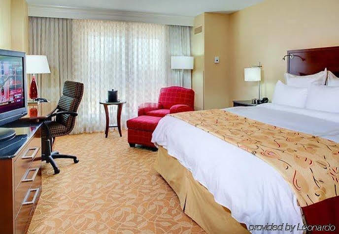 Готель Macon Marriott City Center Екстер'єр фото